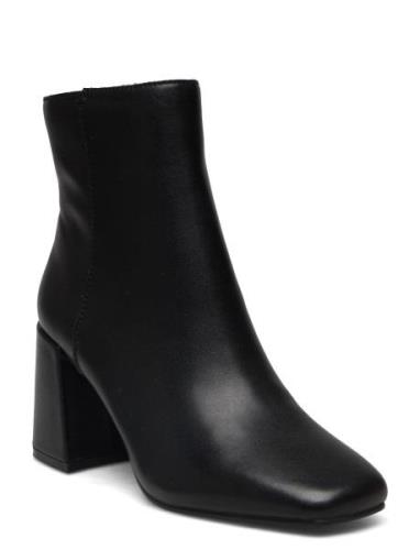 Restore Bootie Black Steve Madden