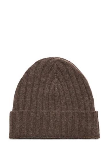 Beanie Brown Amanda Christensen