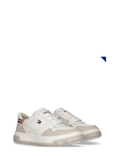 Low Cut Lace-Up Sneaker Lave Sneakers Cream Tommy Hilfiger