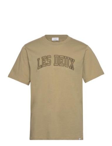 Script T-Shirt Tops T-shirts Short-sleeved Khaki Green Les Deux