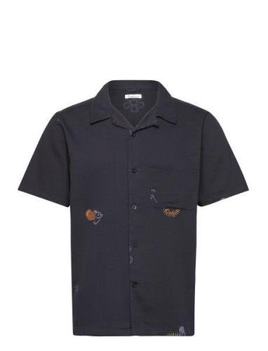 Box Fit Short Sleeve Shirt With Emb Tops Shirts Short-sleeved Blue Kno...
