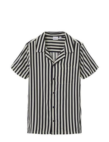 Nkmferane Ss Shirt Box Tops Shirts Short-sleeved Shirts Multi/patterne...