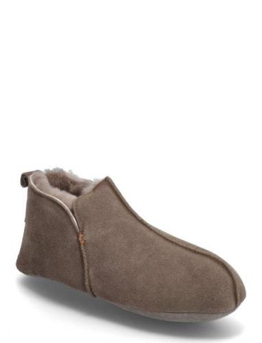 Mount Logan Slippers Tøfler Brown Canada Snow