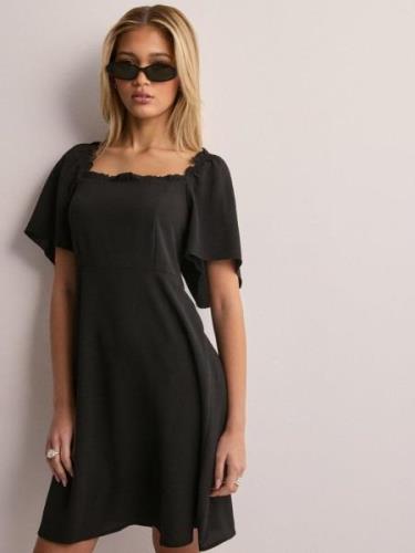 JdY - Korte kjoler - Black - Jdypiper S/S Short Dress Wvn Dia - Kjoler