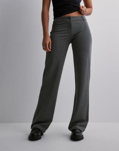 Nelly - Grå - Keep It Up Low Waist Suit Pants