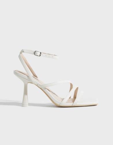 Nelly - Hvit - Strappy Heel