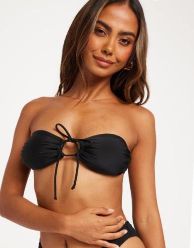 Nelly - Svart - Front Tied Bikini Top