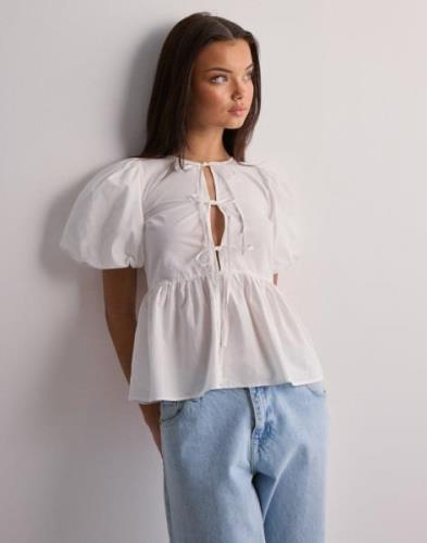 Nelly - Hvit - Bow Puff Sleeve Blouse